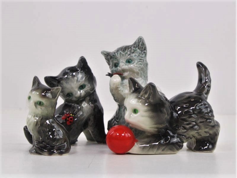 4 Vintage Goebel kittens